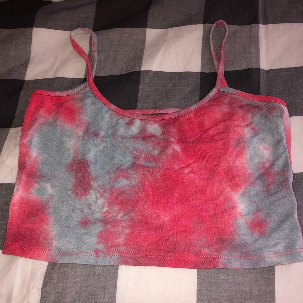Cute little tie-dye crop top!